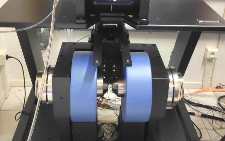 Vibrating sample magnetometer 8604 (LakeShore) with temperature range: 77-950 K