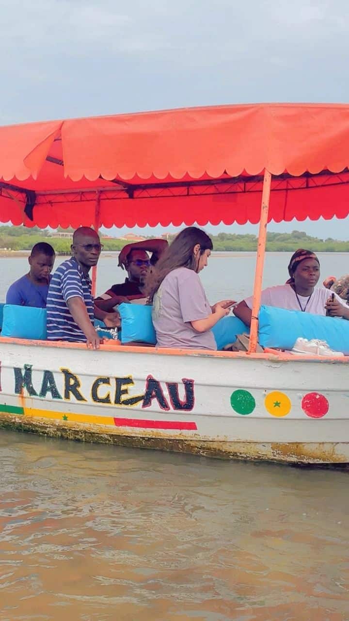 Sonia CHABAANE en mission au Sénégal l'école d'été MAFE, photo à bord du Marceau en compagnie des collègues chercheurs